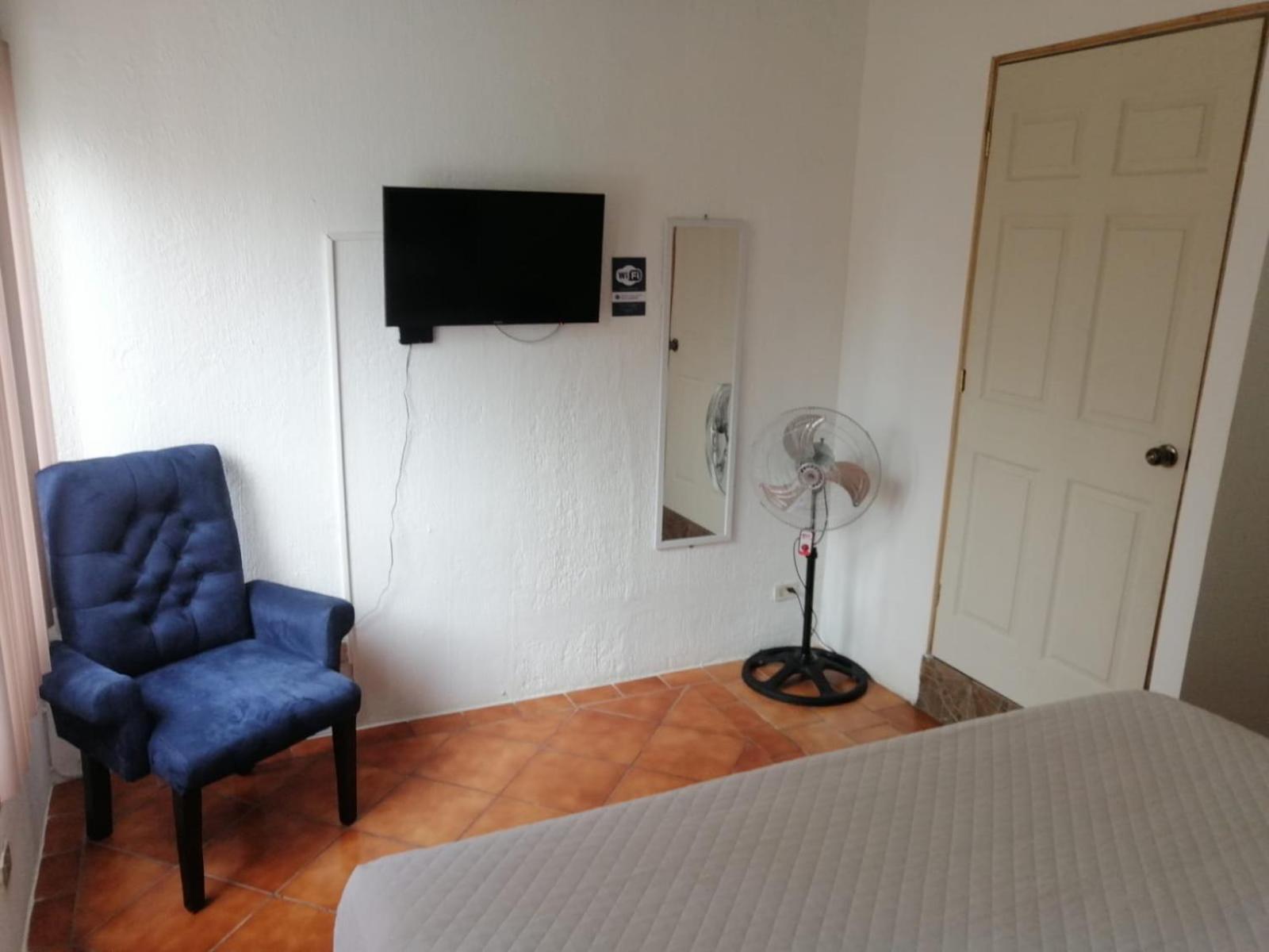 Hostel Global Airport Free Shuttle